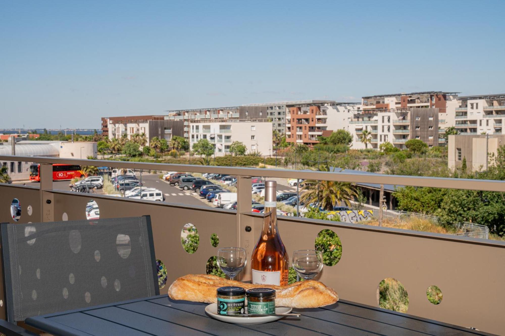 Sete Apt 2Pers, Terrasse Et Parking Apartment Exterior foto